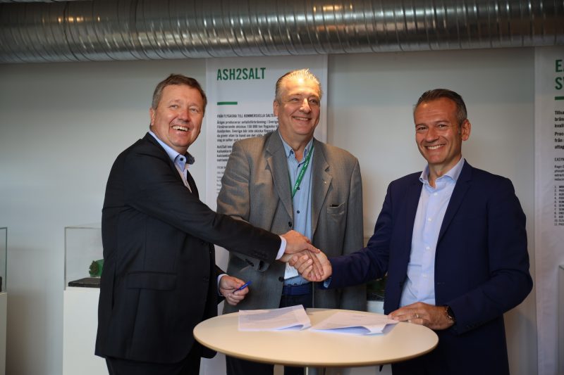 Kanadevia Inova Ragn-Sells EasyMining Agreement Signing